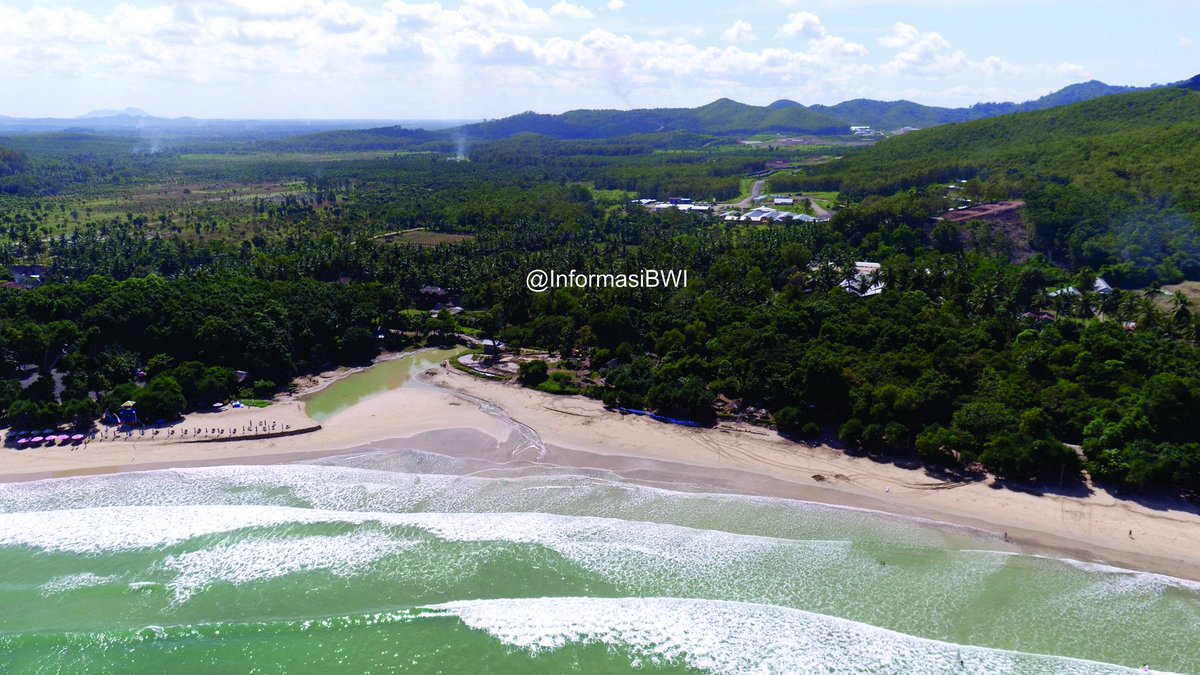 Ayo ke Pulau Merah, pantai hijau yang mempesona. Foto diambil tadi pagi 😊 cc: <a href="/PulauMerahBWI/">Pulau Merah</a>  #info #banyuwangi