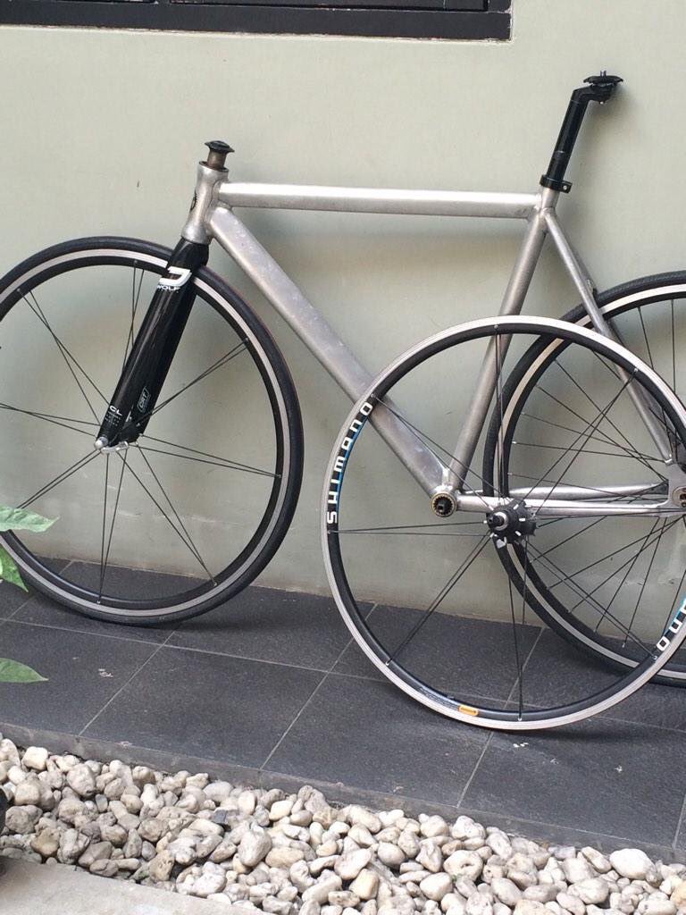 mickeyadrnto's tweet photo. #fnfjb #fpjb #rbjb @AlternafiX @PrapancaJR dijual cepat info sms/wa 085811811190 / line : mikail.adrianto @WCHbike https://t.co/FeVLN6nbsk