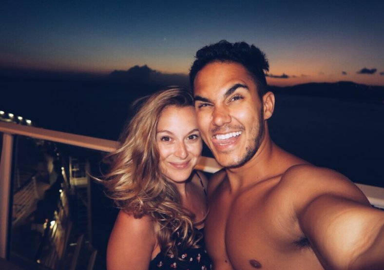 It's gonna be a baby boy for Alexa and Carlos PenaVega. eonli.ne/2bIiPEg