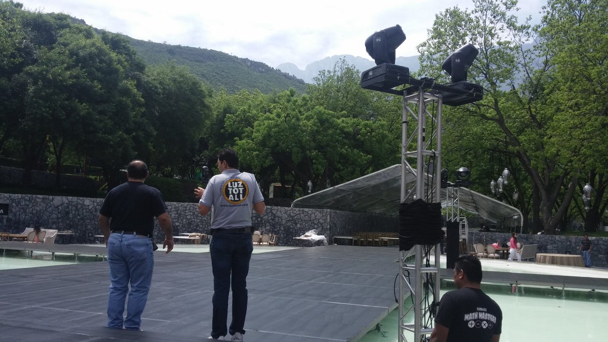 MTAUDIOPRO's tweet photo. #MTAUDIO,#LUZZTOTAL,#BODA2014,#ARTEEVENTOS,#ALFA https://t.co/EwmoJWvco0