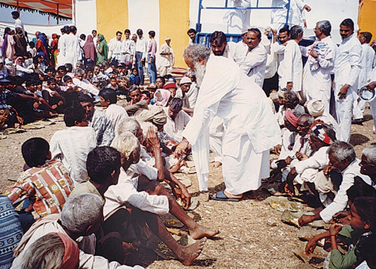 Free home to poor by Asaram Bapu | Seva | Service | Bhandara | Free Food