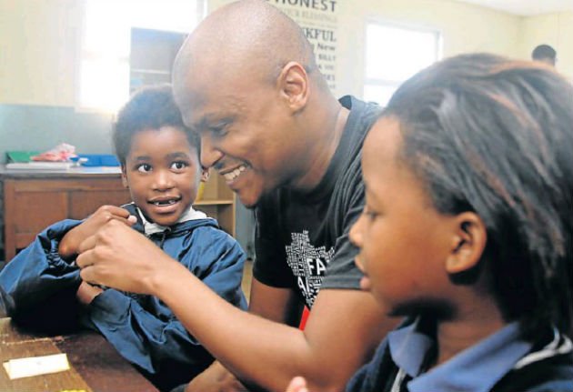 HeraldNMB's tweet photo. Mahola driving force in township education #COTY https://t.co/qKZIPX9RYH https://t.co/NJDdr02l0e