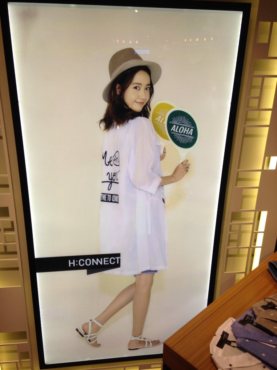 lovesjsnsdsmf's tweet image. H:connectがあったので、思わず立ち止まって今日も、爆買いしてしまいました。

#윤아  #yoona #소녀시대