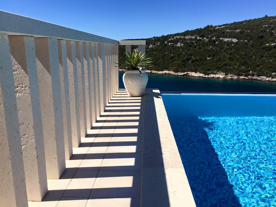 Our luxury venue, Villa Vese..
#luxury #luxurytravel #wedding #destinationwedding #sea #endlesspool #pool #poolparty