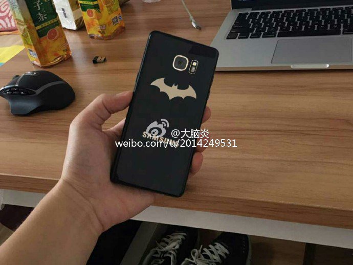 AppDated_de's tweet photo. Galaxy Note 7 - kommt eine Injustice Edition #Note7 #Samsung #InjusticeEdition https://t.co/3SY3kF7uXj https://t.co/q51OBlPwaa