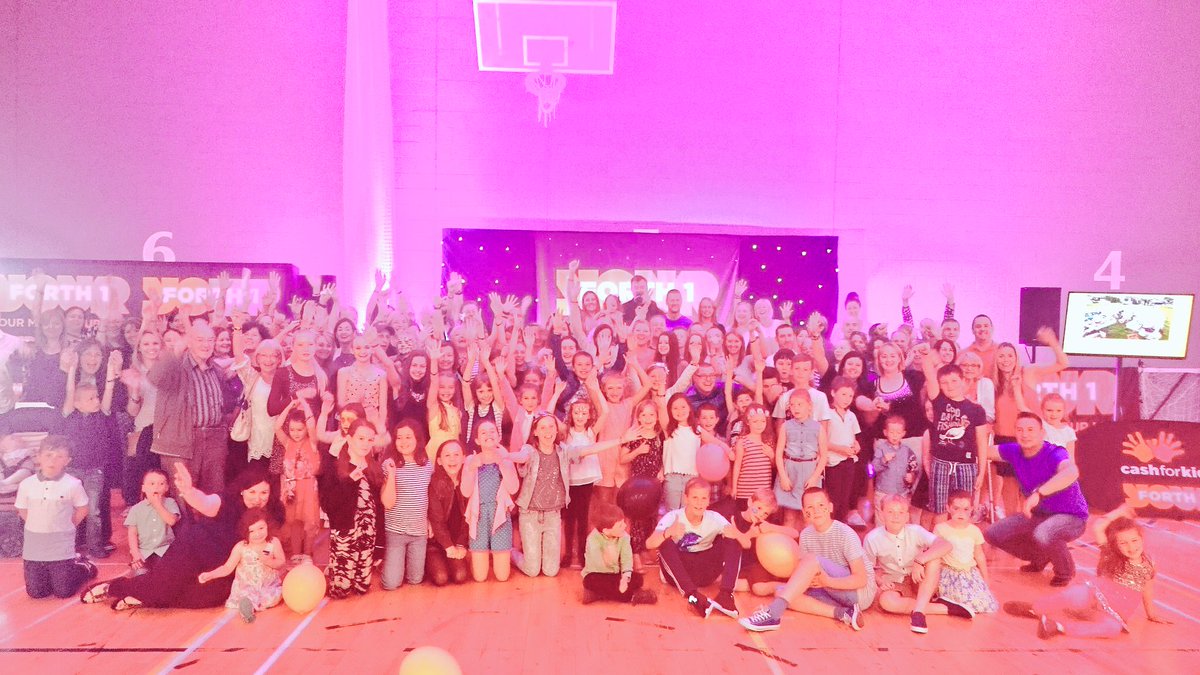 cashforkidsEDI's tweet photo. Wow! Yesterday's #HappyStreet🎪 party was amazing 🎉 well done Riggonhead Court.. Looks like they had a brilliant day! https://t.co/ZLwki6EBNH