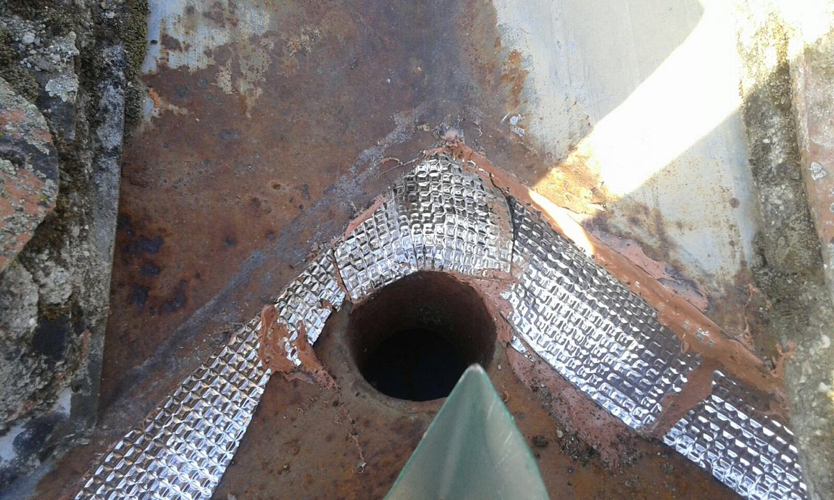 Estamos arreglando el Tejado del Colegio Público Almanzor.