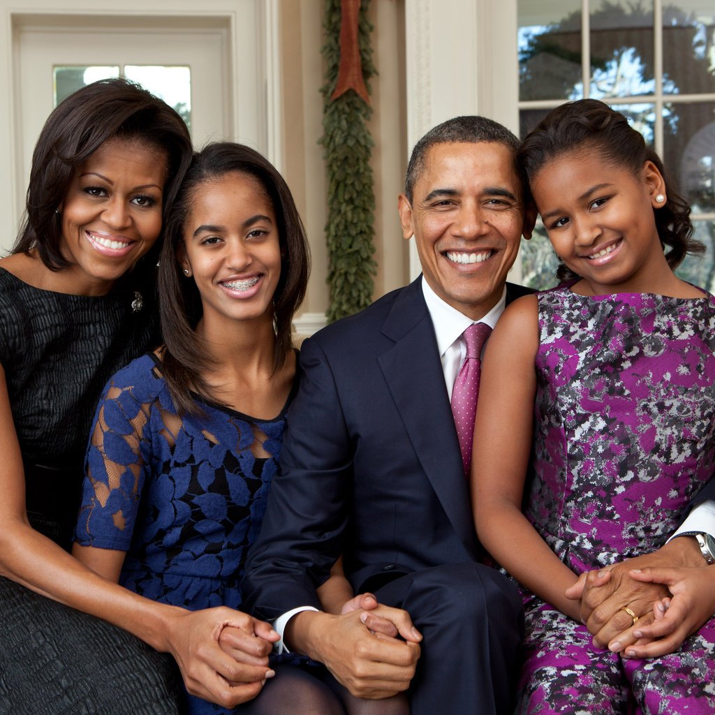 MaliaObamaDaily's tweet photo. #daughter, #Malia, graduates next week...not to cry too much at the #ceremony and embarrass her.” #Barack https://t.co/vfFWXDV6Ll