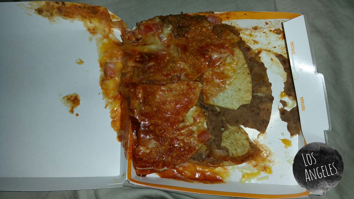 MngingTheMayhem's tweet photo. Rude customer svc and this was my food. @tacobell convince me not to go to @DelTaco from now on. https://t.co/x3vDiGZuRK