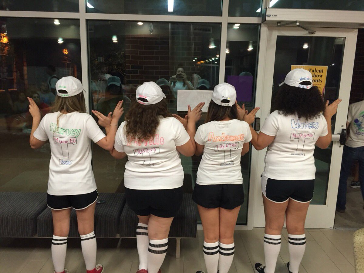 hepburnslover_'s tweet photo. Before and after the color celebration with my roomies ππ #skocks https://t.co/P759fdKY4k