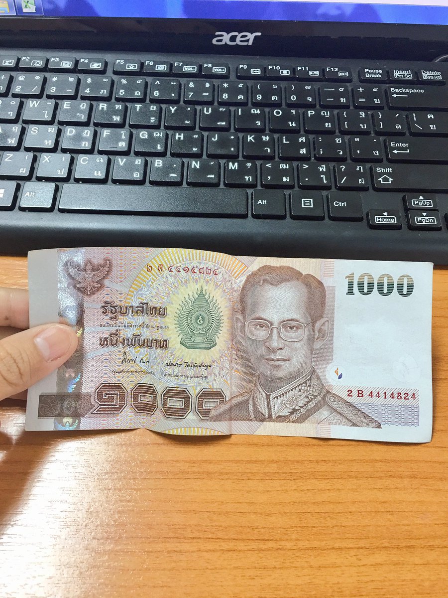 JunJun_EXOL's tweet photo. แจกค่ะแจกจริงสุ่มจากรีทวีตค่ะ ถ้าได้บัตร4500-6000โซนไหนวันไหนก็ได้ค่ะ 1ใบขออัพไม่เกิน2000นะคะ #EXOrDIUMinBKKขายบัตร https://t.co/SpF5x9RKsE