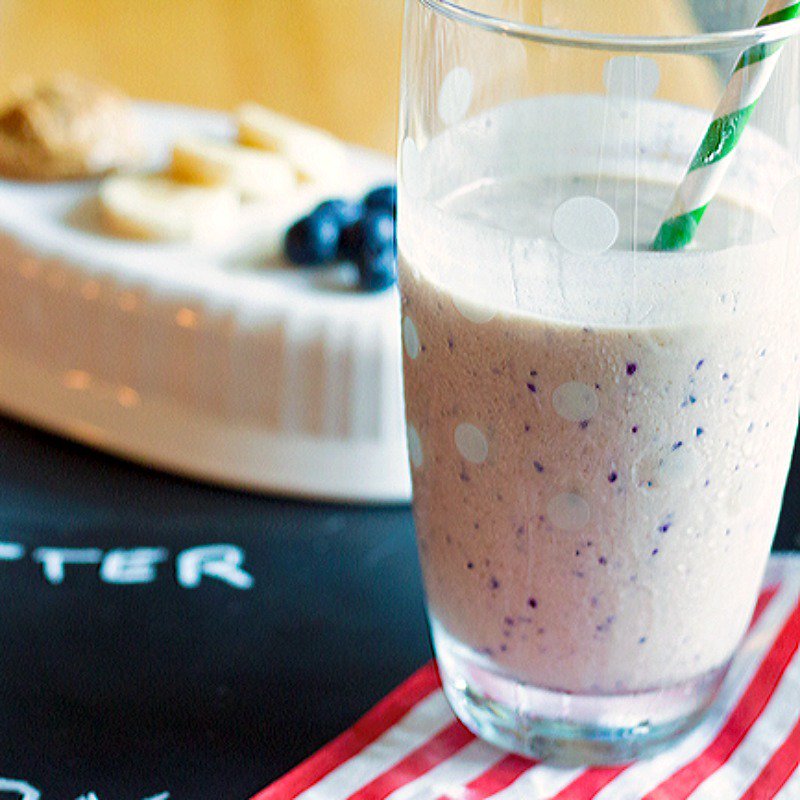 This gets my motor runnin'! -> Peanut Butter Banana Blueberry Protein Smoothie - #recipe  bit.ly/2bA32Jj
