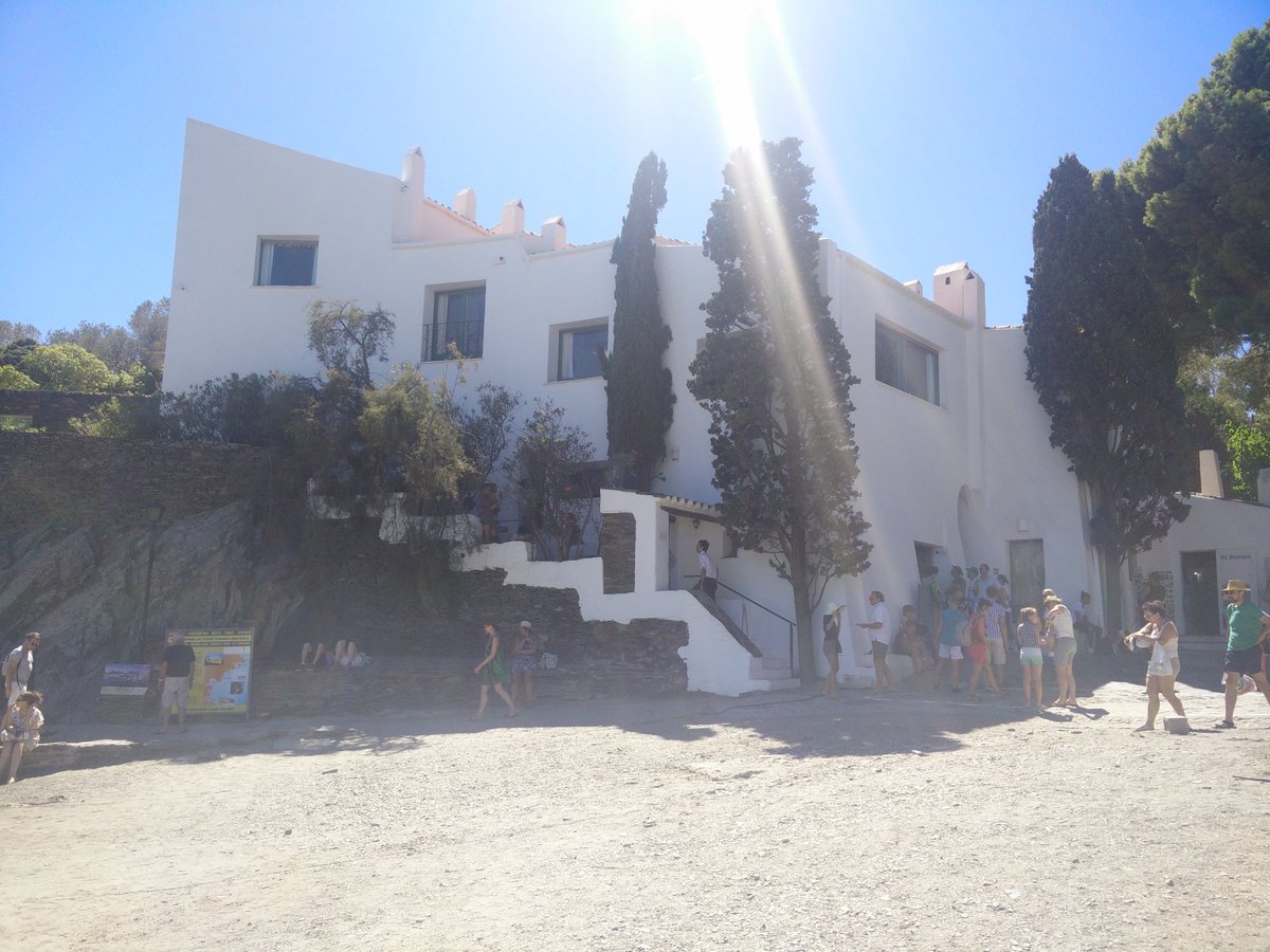 MarcGenevat's tweet image. Buscant la inspiració a Port Lligat per la @robocat2017 #RoboCAT17 #CasaDalí #SalvadorDalí. Qui té idees ja?