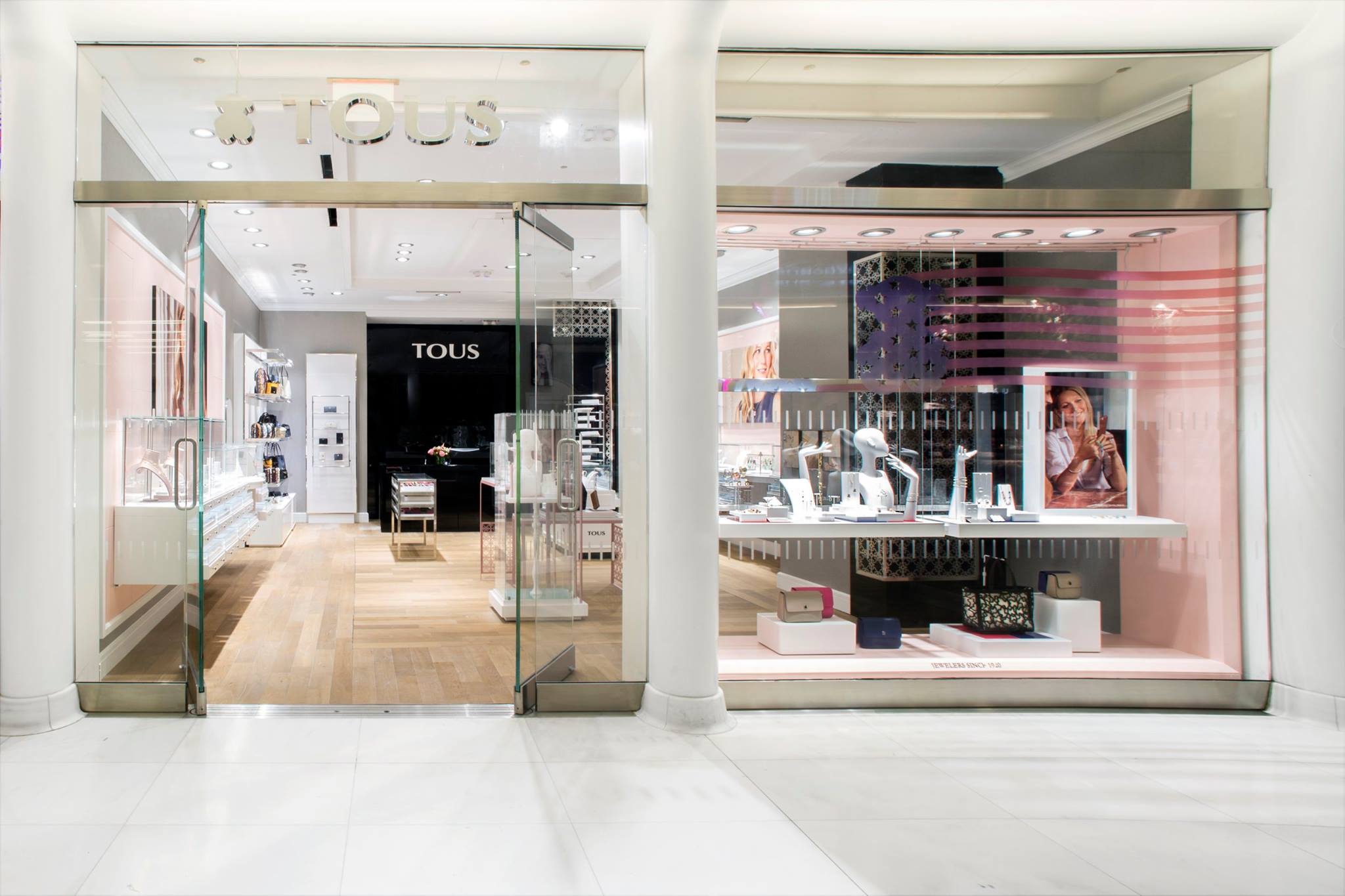 Tous shop jewelry store