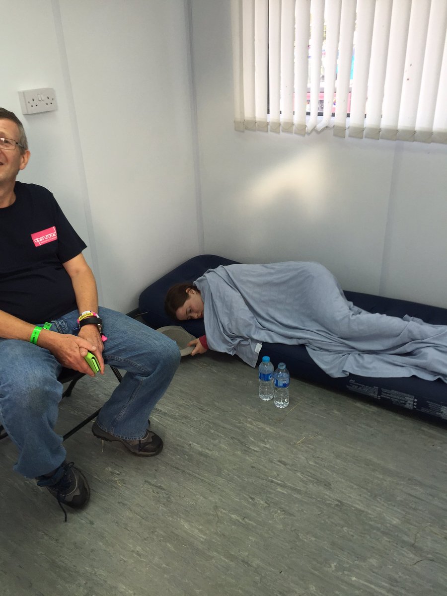 kathrynpriceeex's tweet image. For all you wondering why @MichelleRowe16 didn't get head girl, this could be why🤔 #VFestival2016