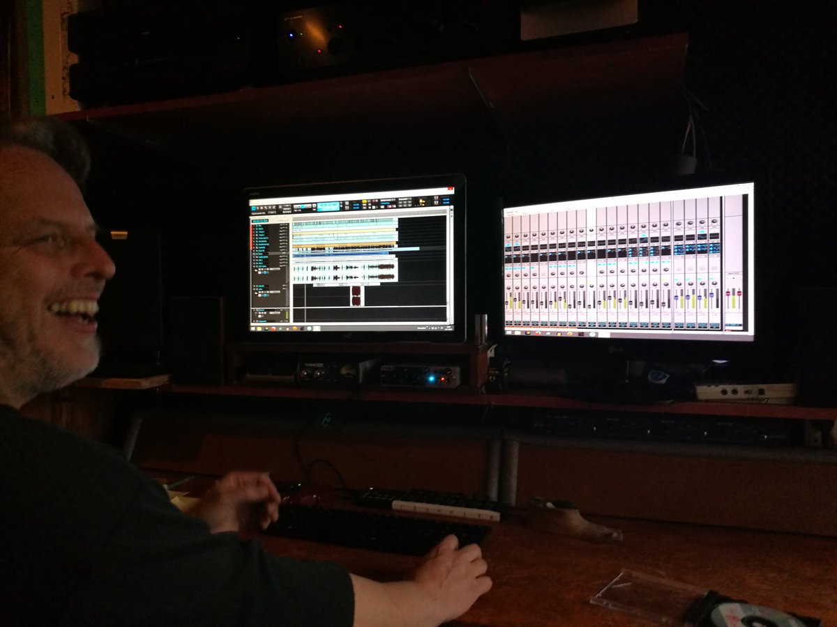 Opname leadvocals voor single the Premise in progress!!