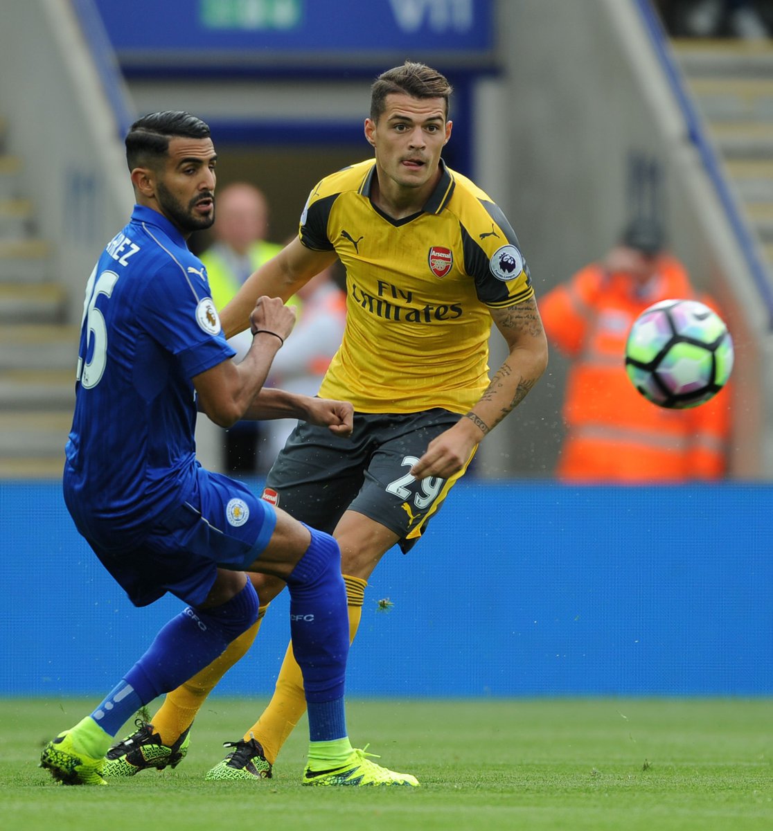 Granit Xhaka made nine recoveries (orange) and two interceptions at Leicester. More here: arsn.al/LjJ2Xi