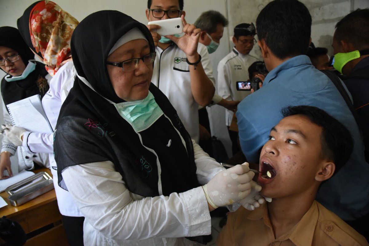 DediMulyadi71's tweet photo. Mari wujudkan pelajar tanpa asap rokok. 
dua ribu pelajar sekolah menengah perokok aktif. https://t.co/OH5QAoslQj