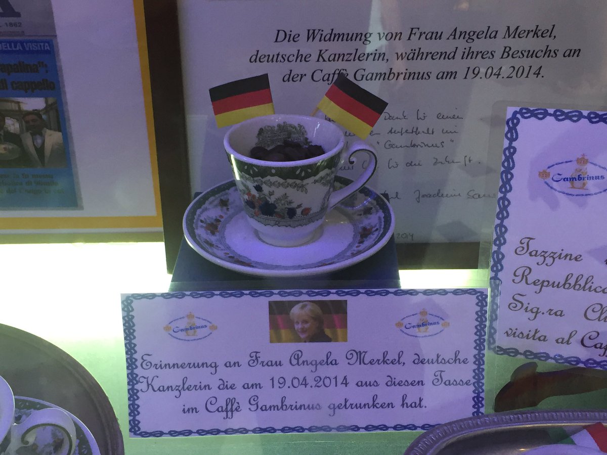 rc_schneider's tweet photo. Café #Gambrinus in #Neapel. Hier hat schon die Kanzlerin ihren caffè (dt.= Espresso) getrunken https://t.co/Swsyn07PMJ