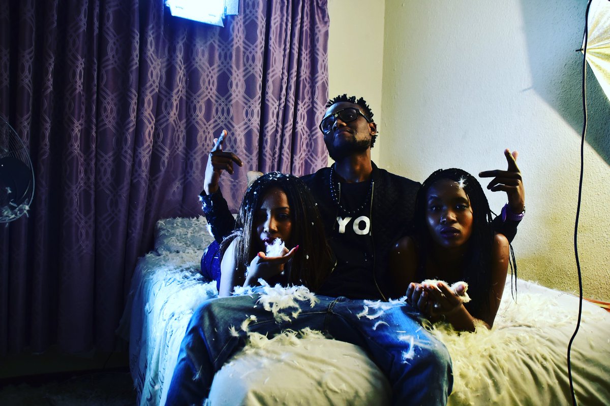 BlazeyFreshSA's tweet photo. #B3VST Official Music Video๐ฅ by @CreativeFrancis available on @YouTube
LINK IN BIO
Powered by @EliteEnergySA https://t.co/F7DWwD78ao
