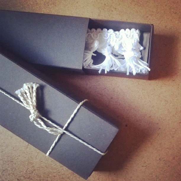 LSOFinery's tweet image. Mondays are for packaging special deliveries! #mondaymotivation #MondayMorning