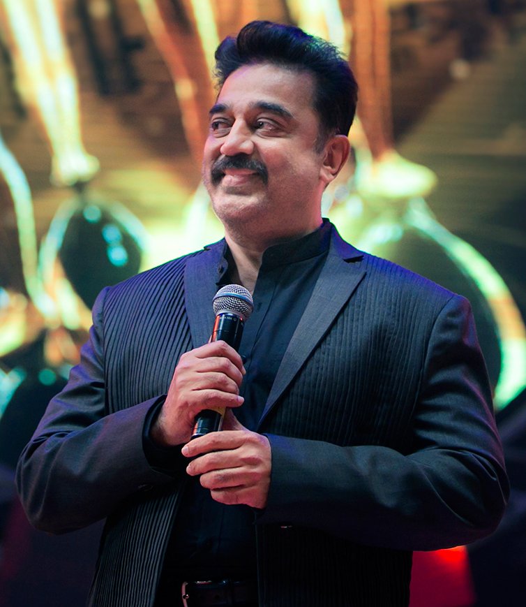 vijaytelevision's tweet photo. செவாலியர் கமல்ஹாசன்!! Congratulations @ikamalhaasan 😊 😊 https://t.co/vI659pYSNA