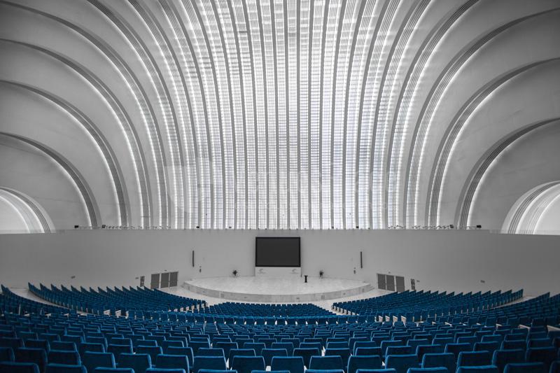 Feliz lunes con el modelo ESPECIAL en el Palacio de Congresos Ciudad de Oviedo diseñado por Calatrava.2050 butacas.