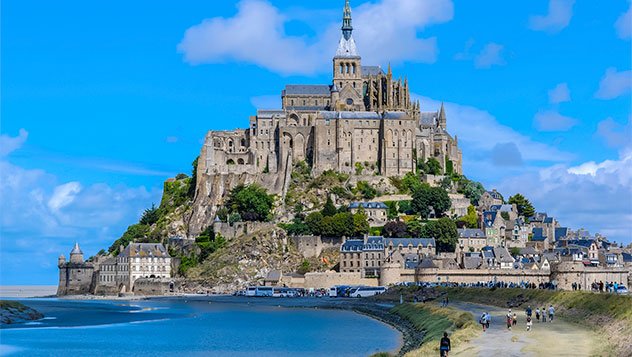 Los 10 pueblos más bonitos de #Francia ow.ly/SzEa303lI3M vía <a href="/lonelyplanet_es/">Lonely Planet España</a>