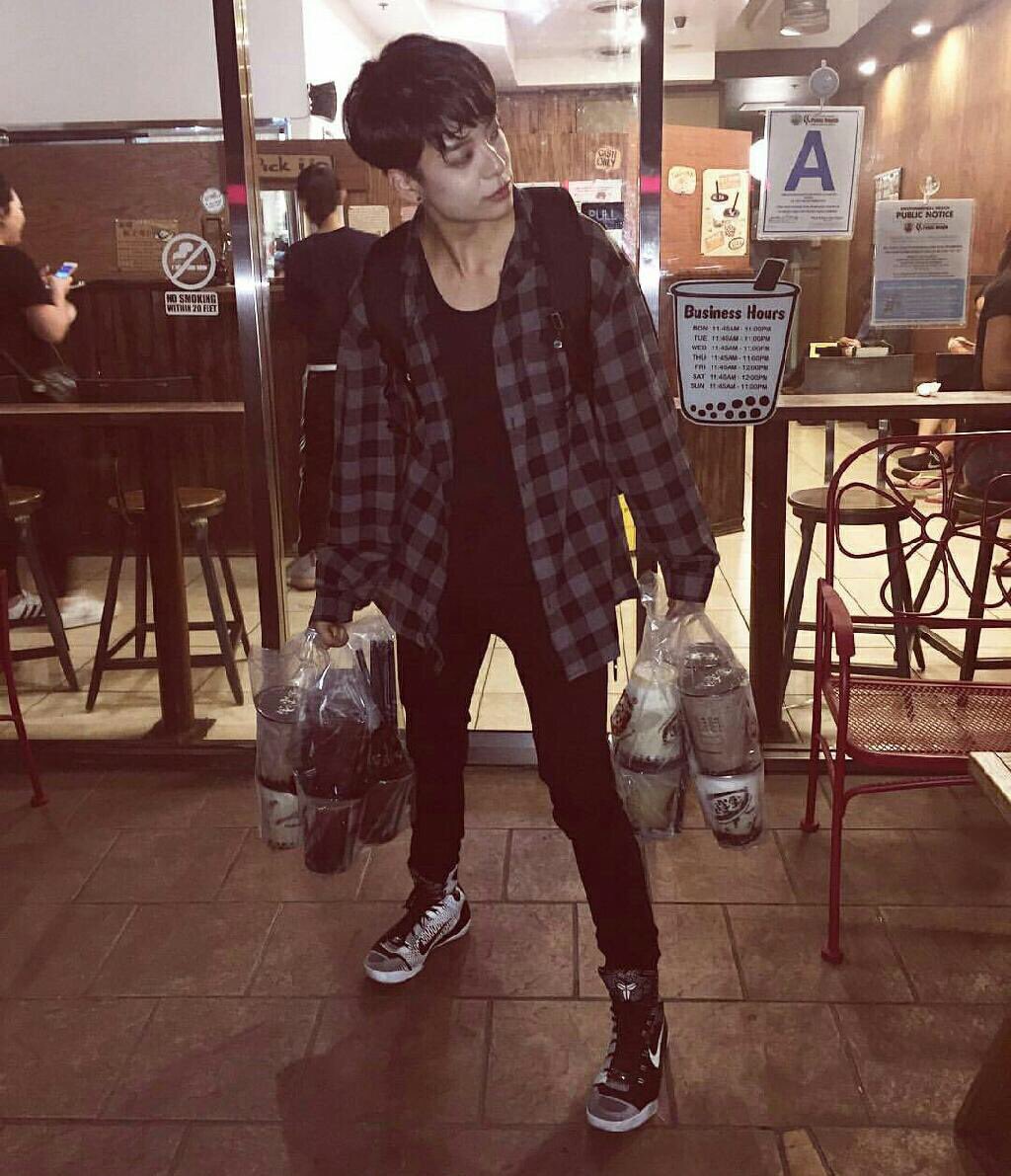 fx_amber_b's tweet photo. #RTしたbotとペンを迎えにいく 

f(x) amber(bot)
今日生まれたばかり

オトコよりイケメンなオンナは嫌い？

出会ったからには一人一人ちゃんと大切にするよ、おいで
今から独り占めし放題。ㅋ https://t.co/s6olIqPUki