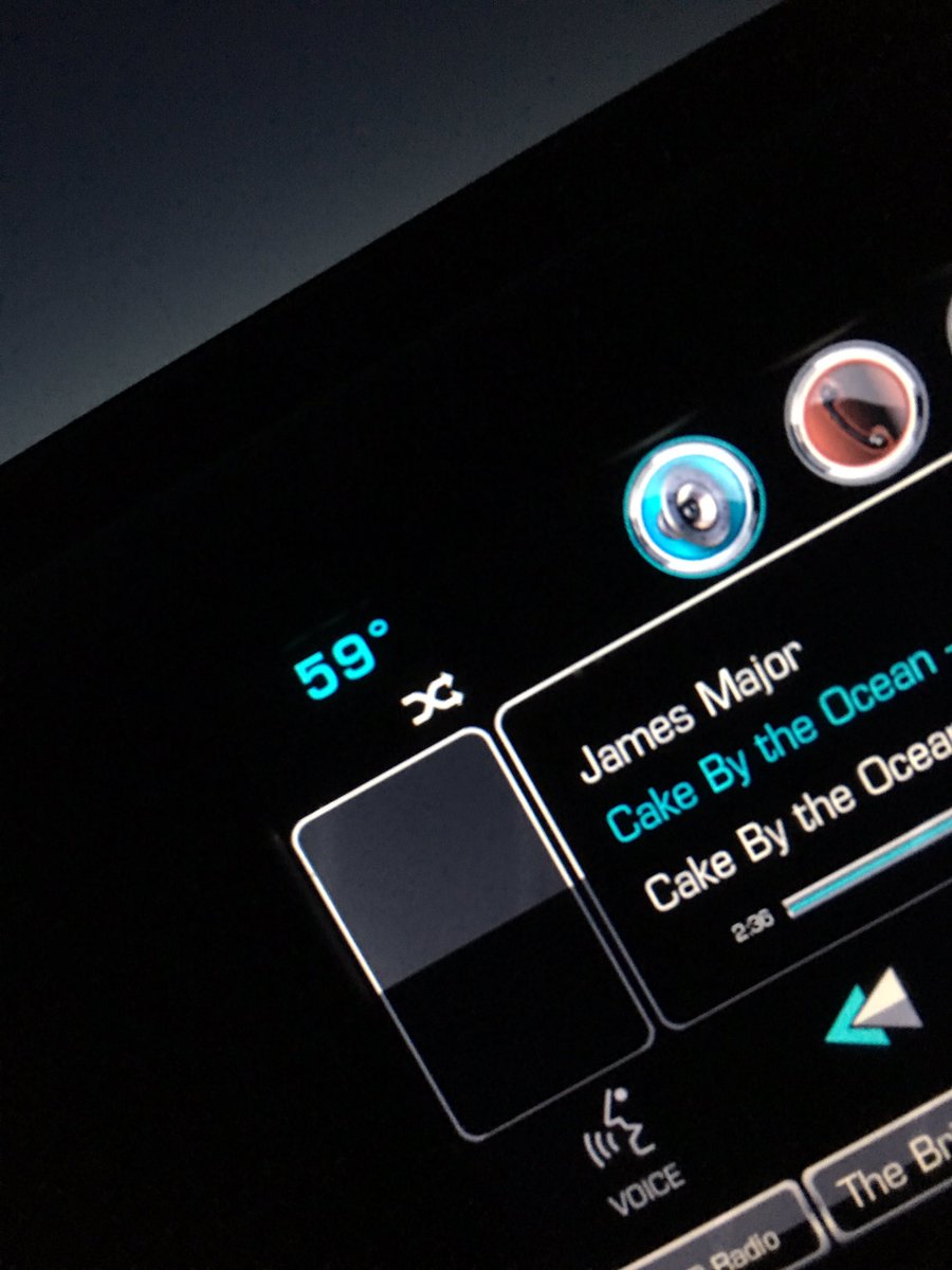 TheChadColby's tweet photo. Yes this feels like fall.... 59 degrees #RatherBeFlying #harvest16 @jwolf7447 https://t.co/1BEHp1UB5E