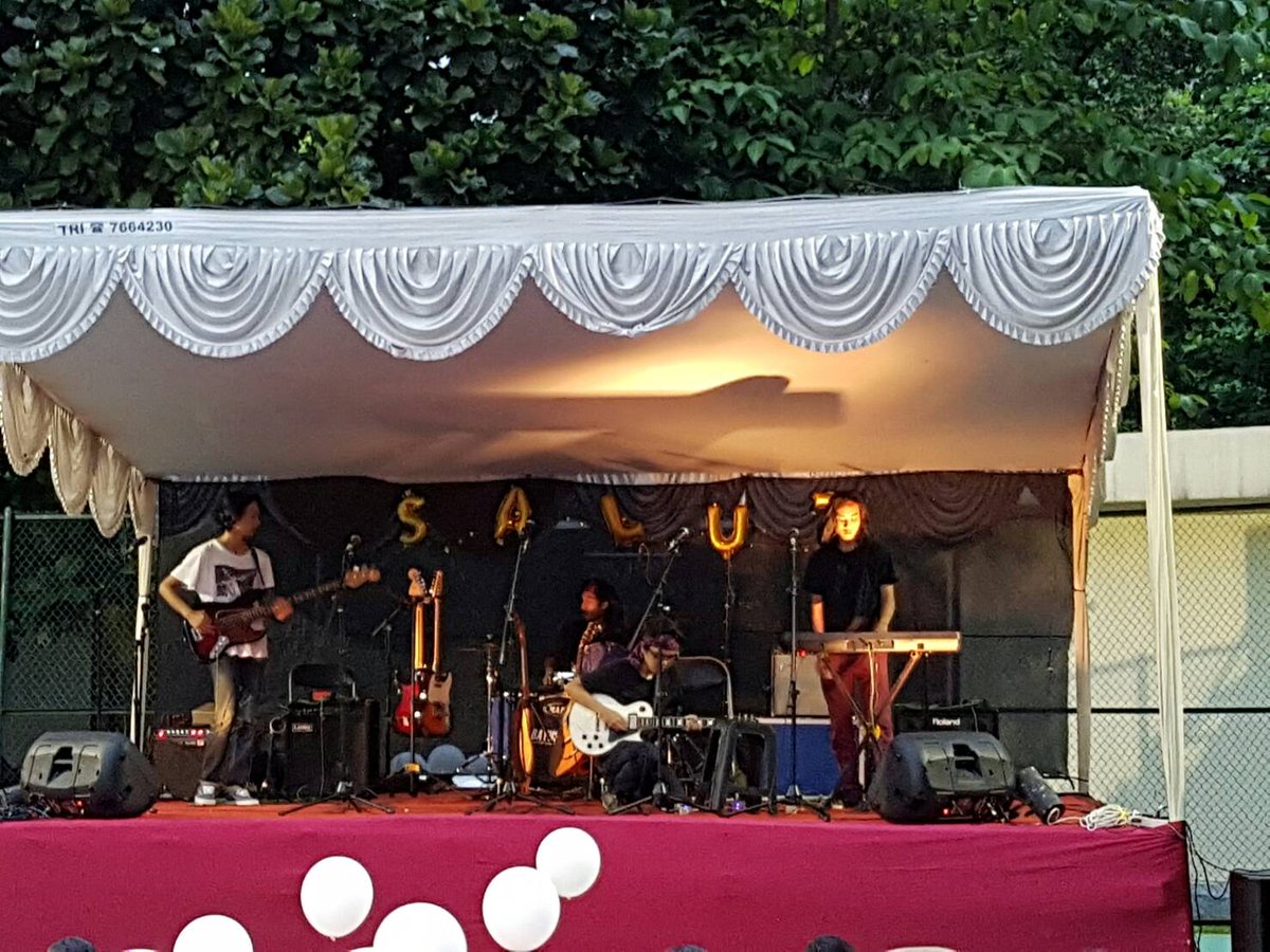 Sekarang banget! Klub Kambing Kolosal sedang tampil! Penasaran musiknya? Ayo ke lapangan skrg! #tendapurnama2016