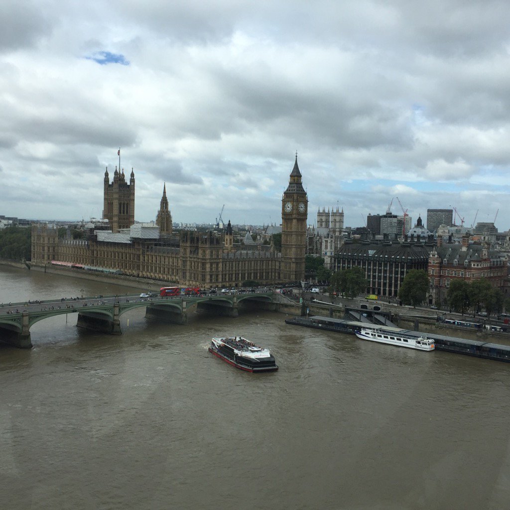 ht2003's tweet image. London eye