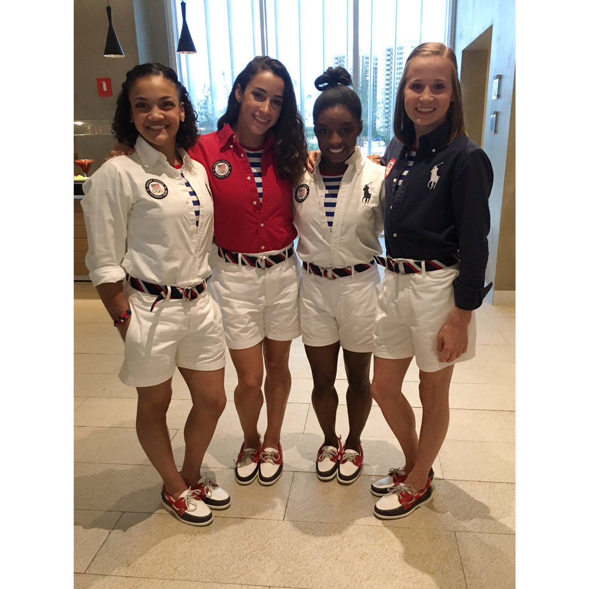 Simone_Biles's tweet image. closing ceremonies
{8.21.2016}