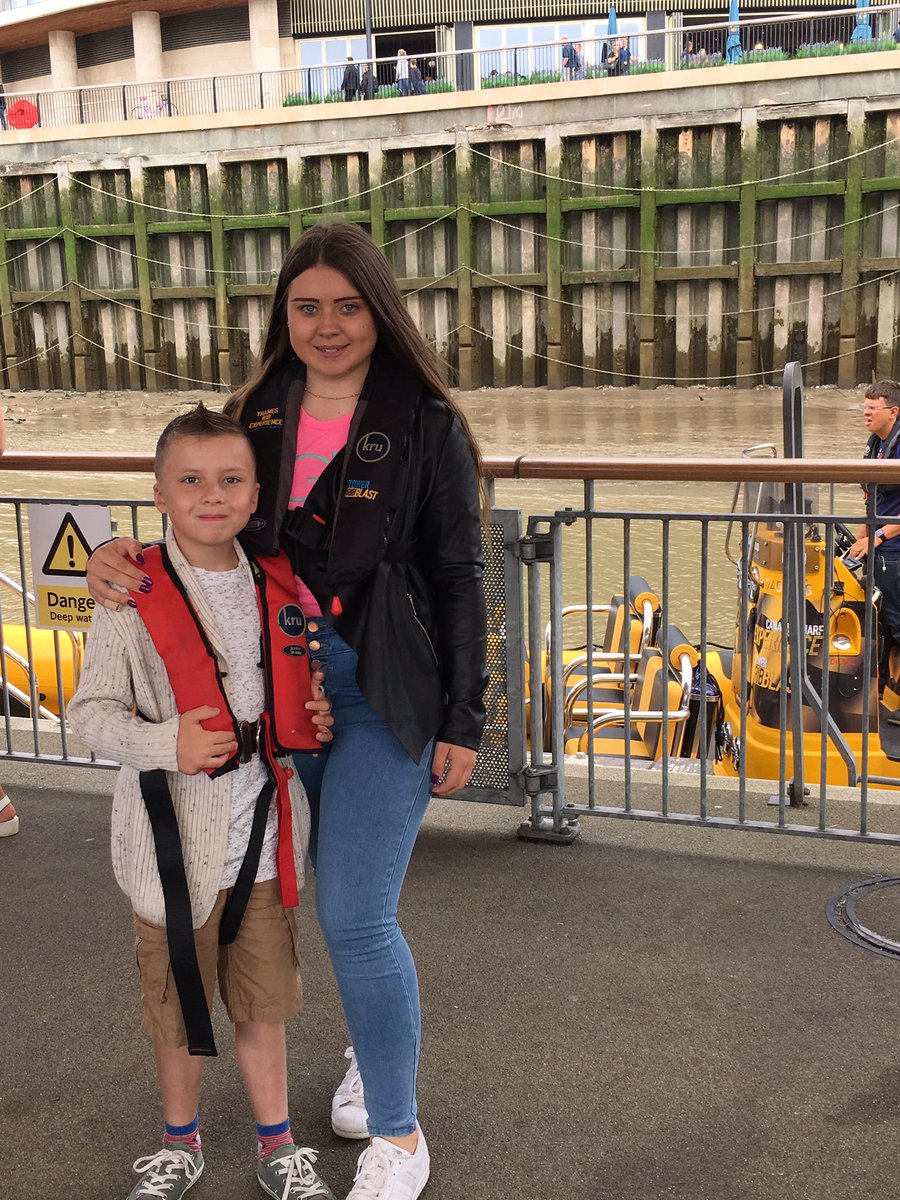 Den123Happy's tweet photo. #Being tourists for the day #London #hollie #albert #RIBExperience 🚤🚤 https://t.co/Y3kA05IRUO