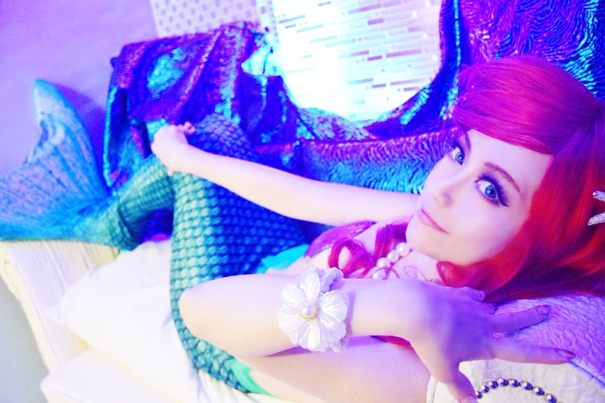 まりも 写真編集期間 アリエル撮影スタジオ編 海中にいるイメージで撮影して頂きました 貝殻ブラをダイヤモンドヤスリで削りまくってたら腱鞘炎になりました W リトルマーメイド アリエル Ariel 人魚 Disneycosplay