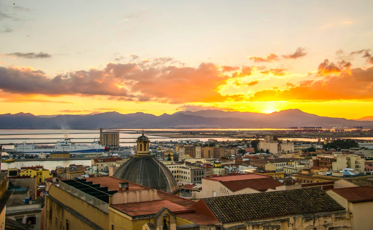 COWORKING + VACATION = COWORKATION or #OpenCampusLife
more info: opencampus.it/coworkation/