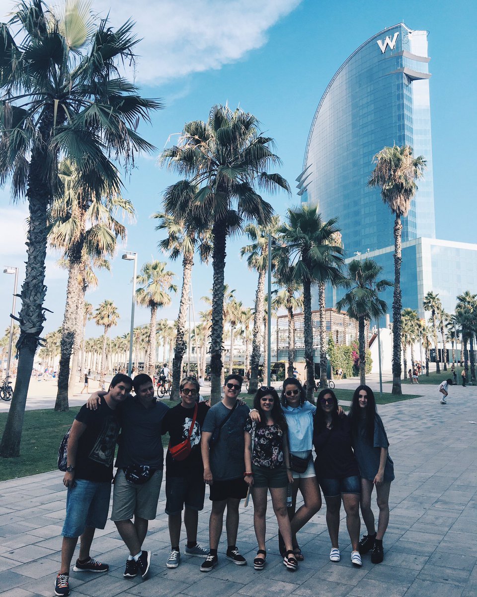 _pmud's tweet image. "A journey is best measured in friends, rather than miles." #barcelonasquad💥