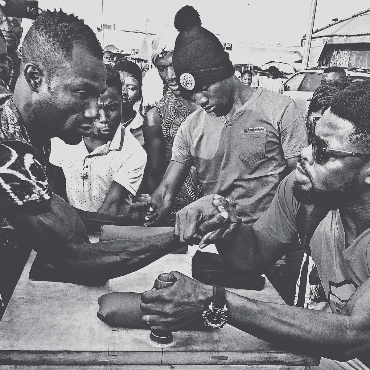 thePhonoShop's tweet photo. Arm wrestling at #chalewote2016 #Africa #Ghana #music #art #festival #picsart #shutterbug #phonoshop https://t.co/EhvMVr7fdO