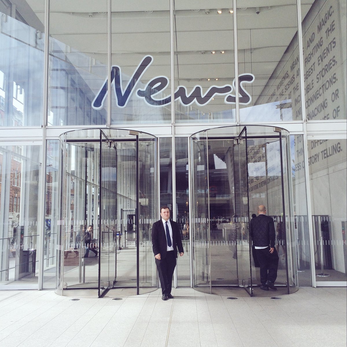 LydiaOrange28's tweet image. Interviewing for a Presenting job in this fancy place! #NewsCentre #presenter
