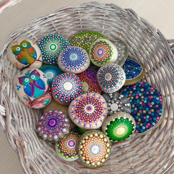 DIY_and_cherish's tweet photo. #createandcherish #paintedrocks #paintedstones #dotart #dotilism #mandalas #mandala https://t.co/92bNMiK78k