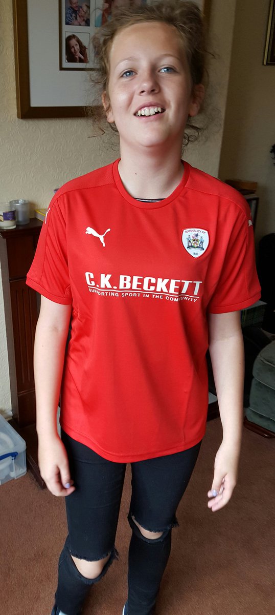 Andyjbro65's tweet photo. Just kitted Isobel out for satdy......Red for life!! https://t.co/xNr9qtTkVK