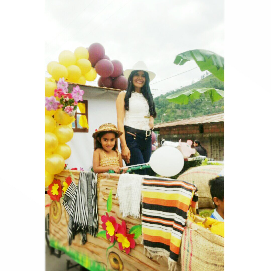 Ingrid__Duarte1's tweet photo. _Que Lindo Es Tener El Gran  Apoyo De Mis Padres  Para  Lograr Mis Sueños Y Todo  Hacerlo Realidad 👑💪👴👵 https://t.co/5B7WBtliCU