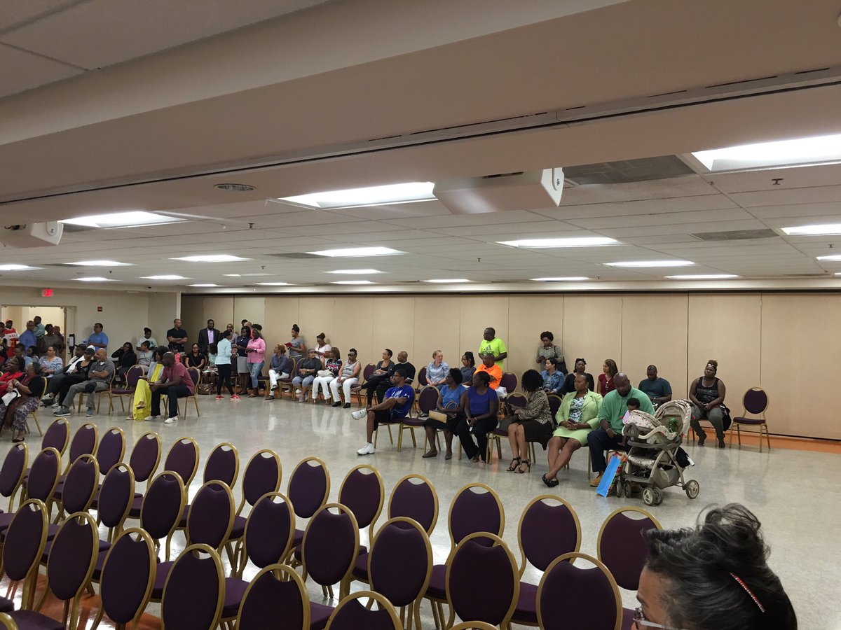 REIDTempAcadmy's tweet image. The Parents at the Academy are ready for the 1st day of school #Back2School #GoConquerors #ConquerorPride