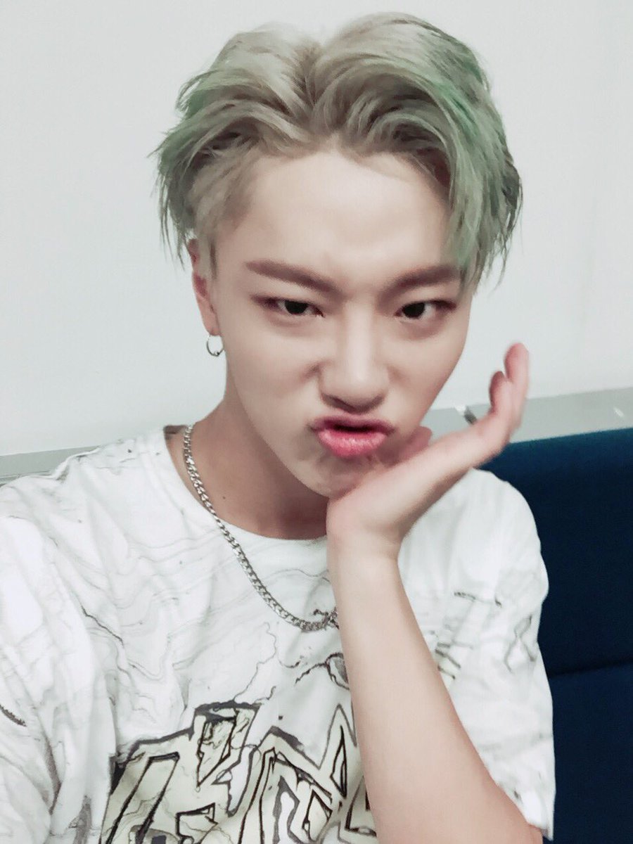 UNIQ_5's tweet photo. [#니꾸PD] #승연 #BabyRide 활동 비하인드 맛보기 컷 :3 
#셀카에오 #내일더많이올릴게오 #기다려주세오 #뿅뿅 https://t.co/l7pVV0KcGK