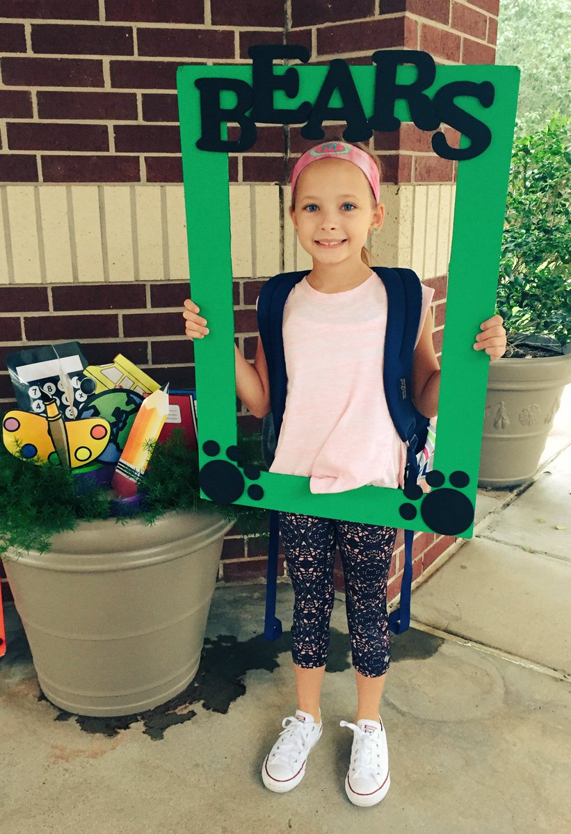 SueSukolo's tweet photo. One off to school now for the other two...@buckalewbears https://t.co/kOPNvNtLgE
