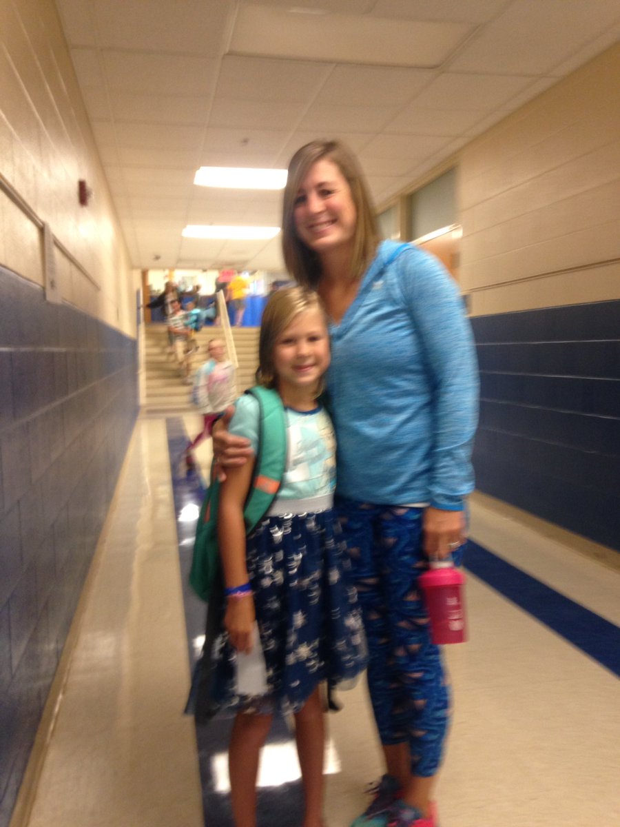 Ann_Henry3's tweet photo. First day of third grade for this girl and start of my tenth year! #firstdayphotos https://t.co/niLU4hLLvF