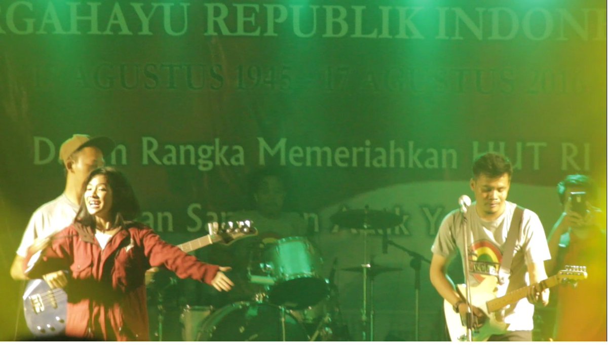 Es Kelapa Reggae tweet media
