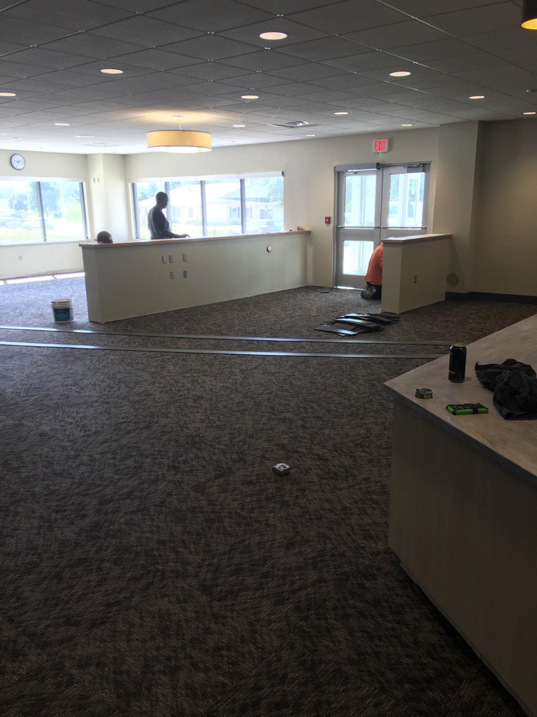 DrFinchDVUSD's tweet photo. #Carpet going in the new #StartingPlace restaurant at the #MOCC. #MOISD https://t.co/K6kDhUM1Y8