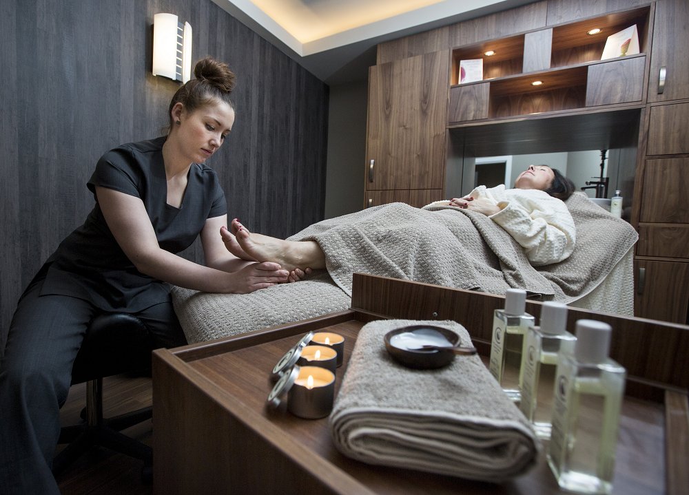conistonhotel's tweet photo. We are looking for Beauty Therapists to join our spa team: https://t.co/Z896CG3QXx #spa #yorkshire https://t.co/hbzyO8KSZe