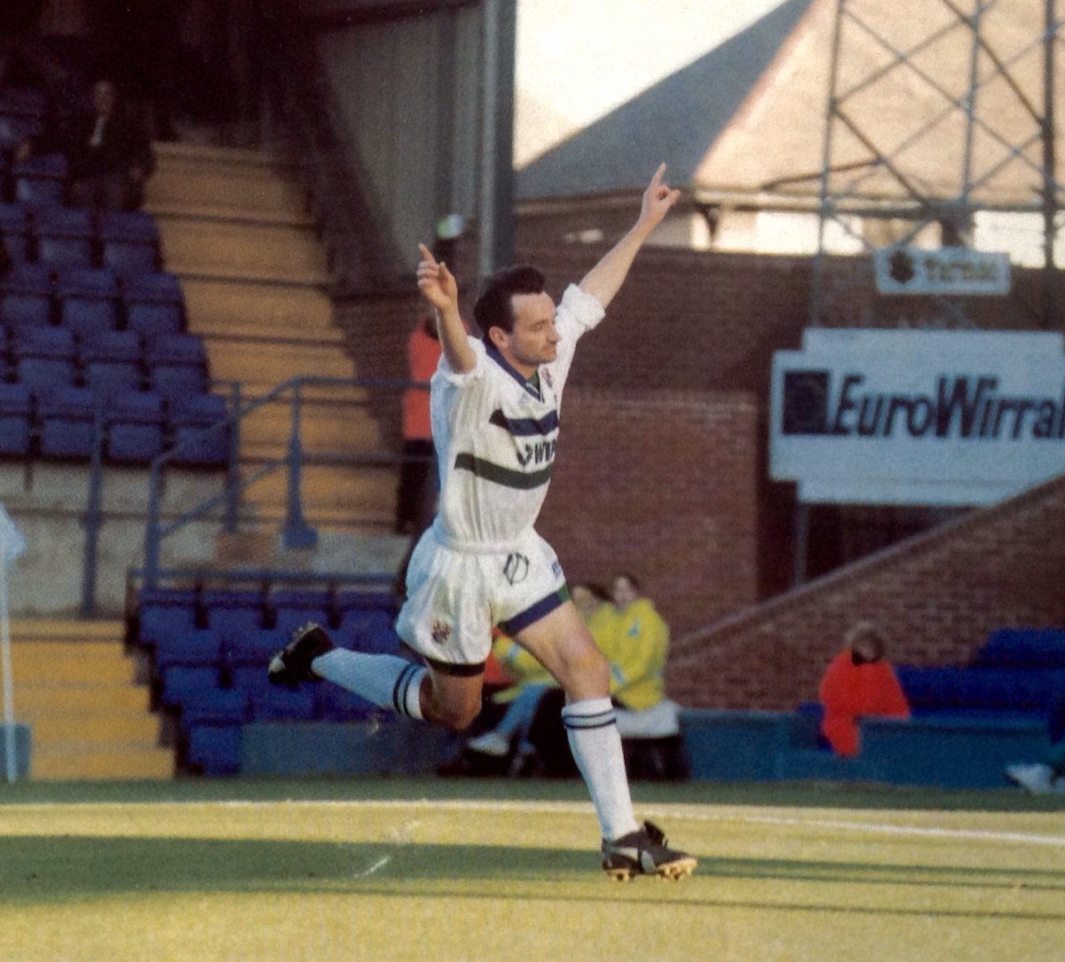 PlanetPrentonia's tweet image. Pat Nevin celebrates a goal in front of the Kop. #TRFC 5-1 Derby County, 1995.